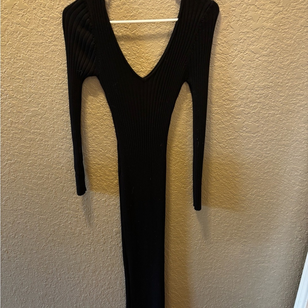Fashion Nova Black Ribbed V-Neck Midi Dress